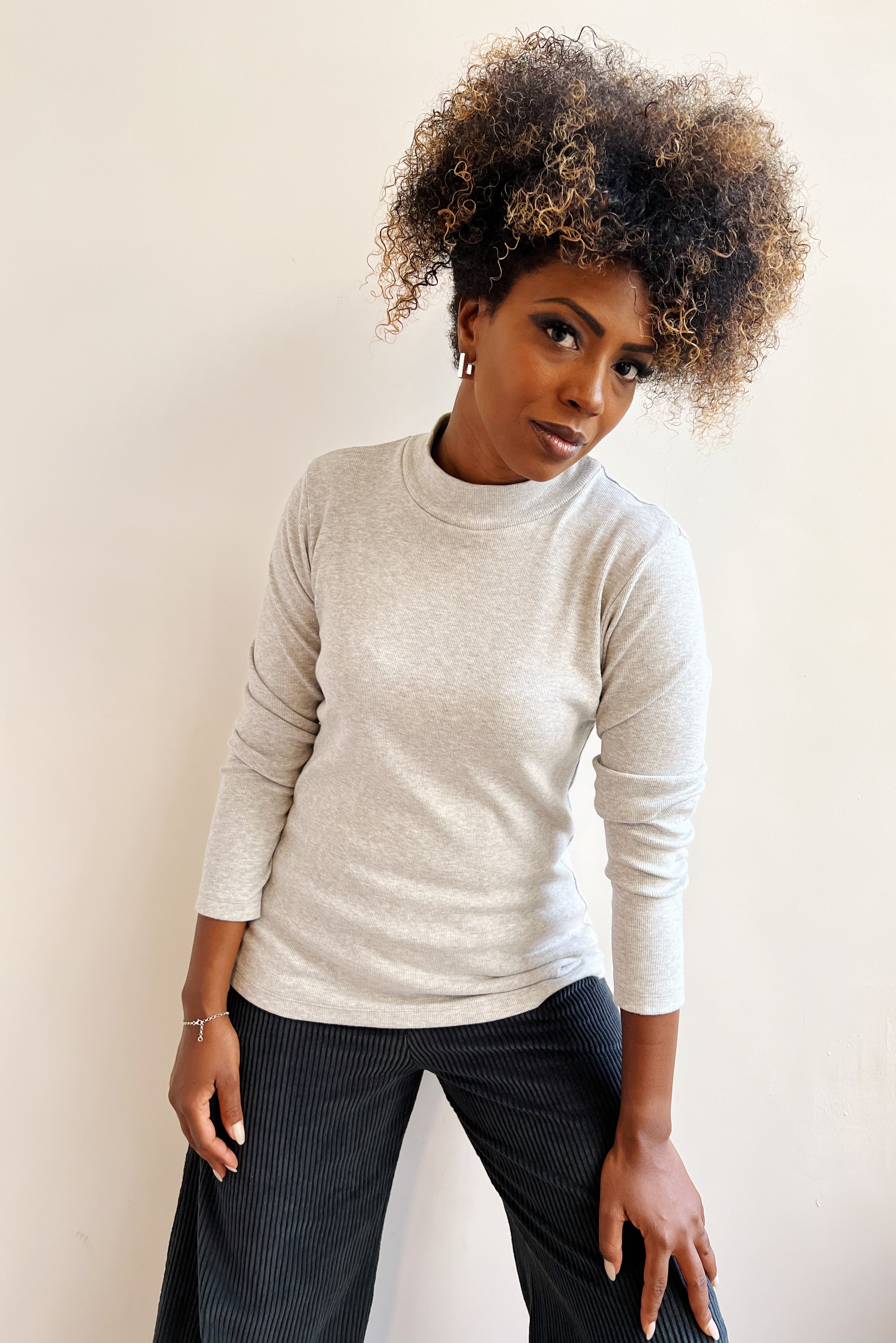 Grey ribbed turtleneck outlet sweater