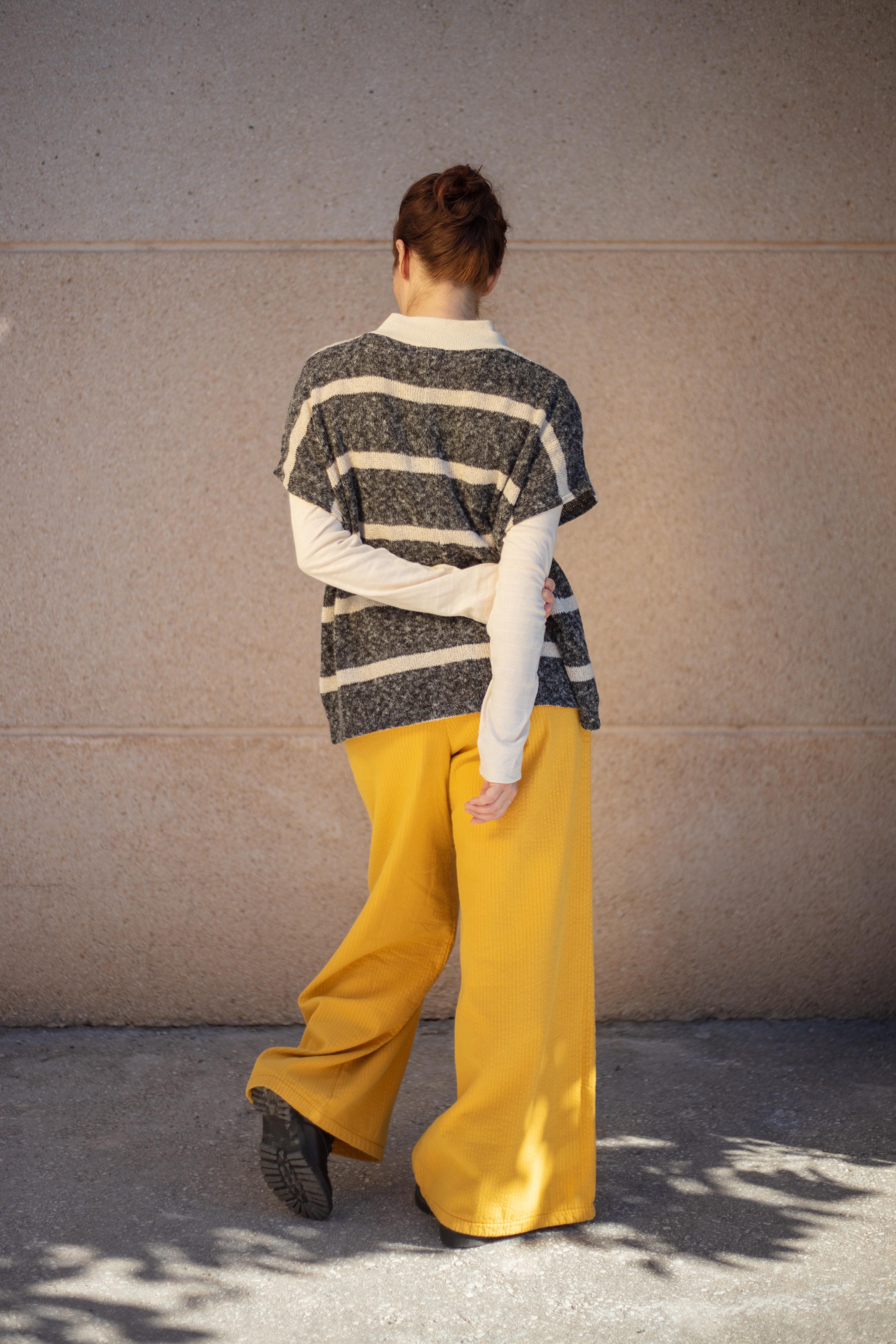 Mouwloze sweater met col van zacht gekamd gebreide stof.
