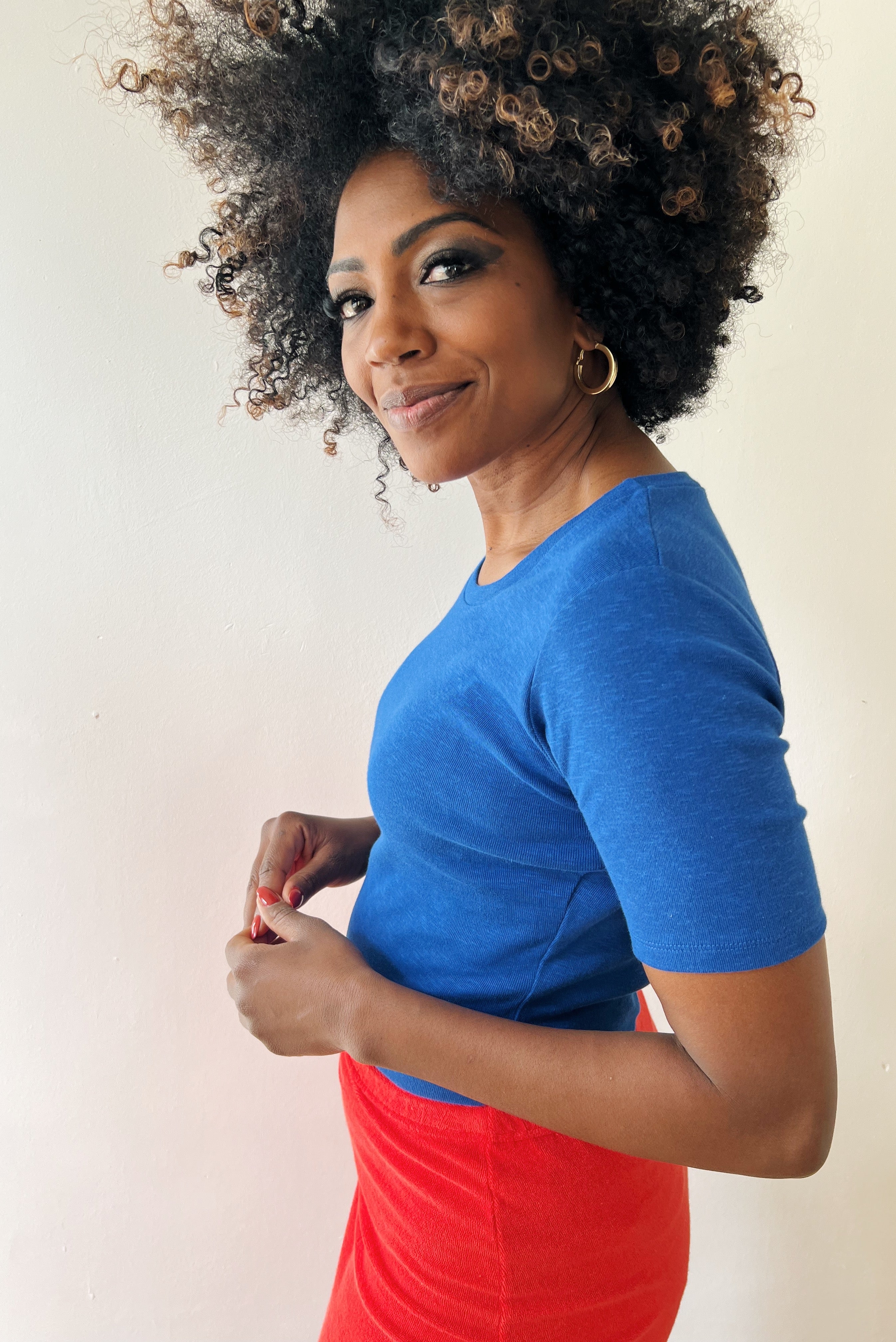 Fitted midsleeve t-shirt with a round neckline in soft ribbed jersey.