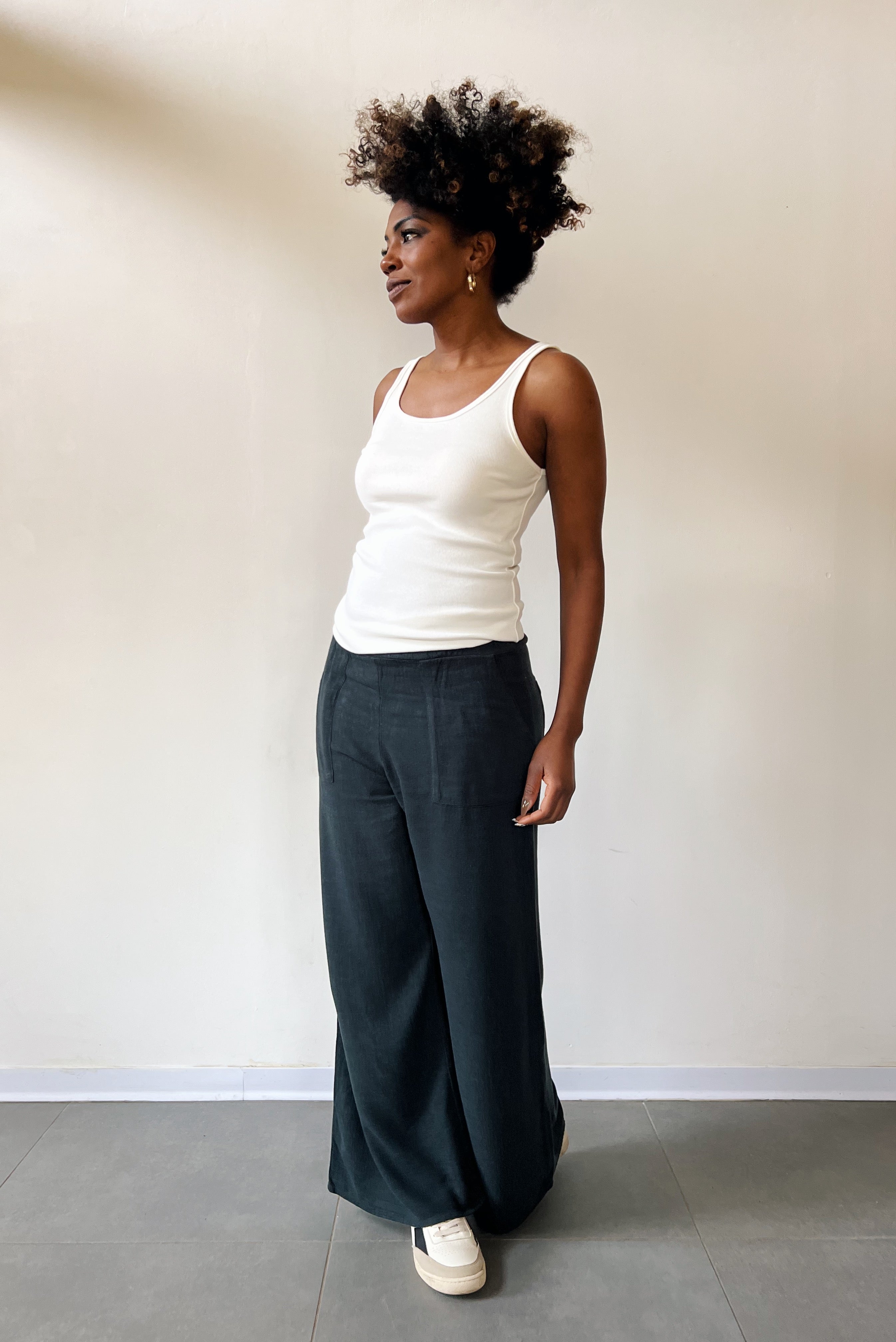 Tanktop in soft rib with open neck and fine shoulder straps.