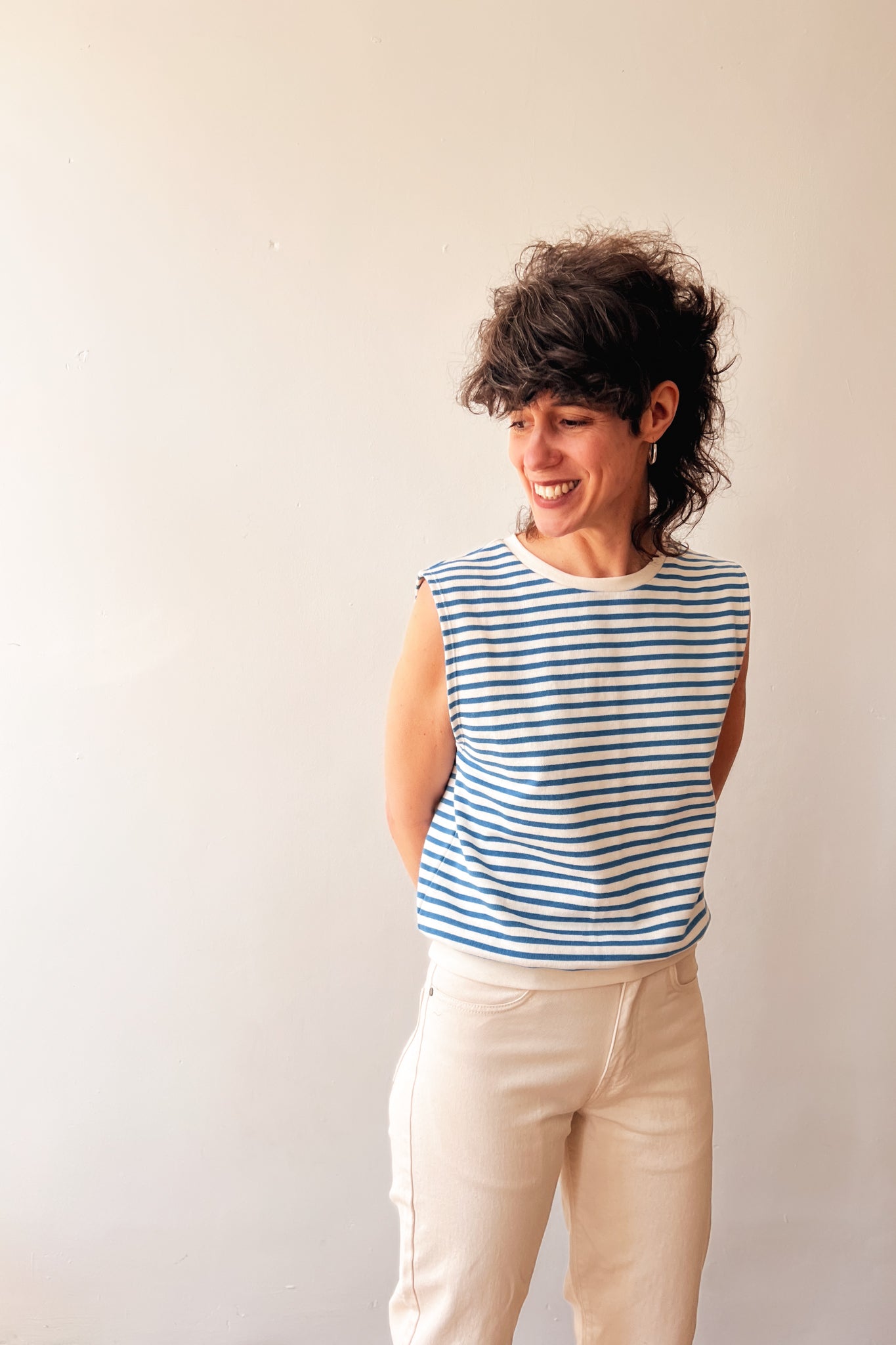 Sleeveless Sweater Freya - Bright Blue Stripes