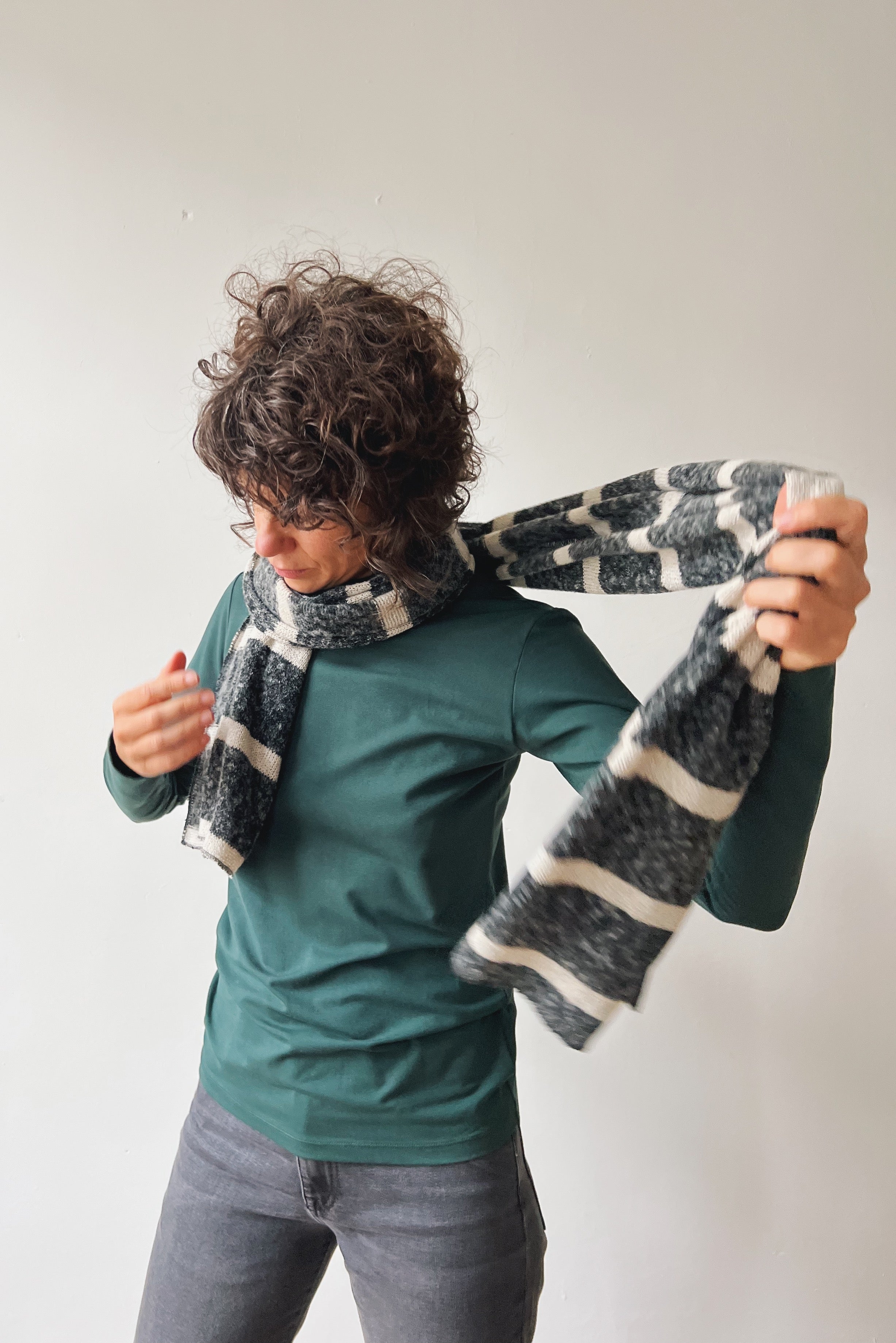 Knitted Scarf - Antra stripes