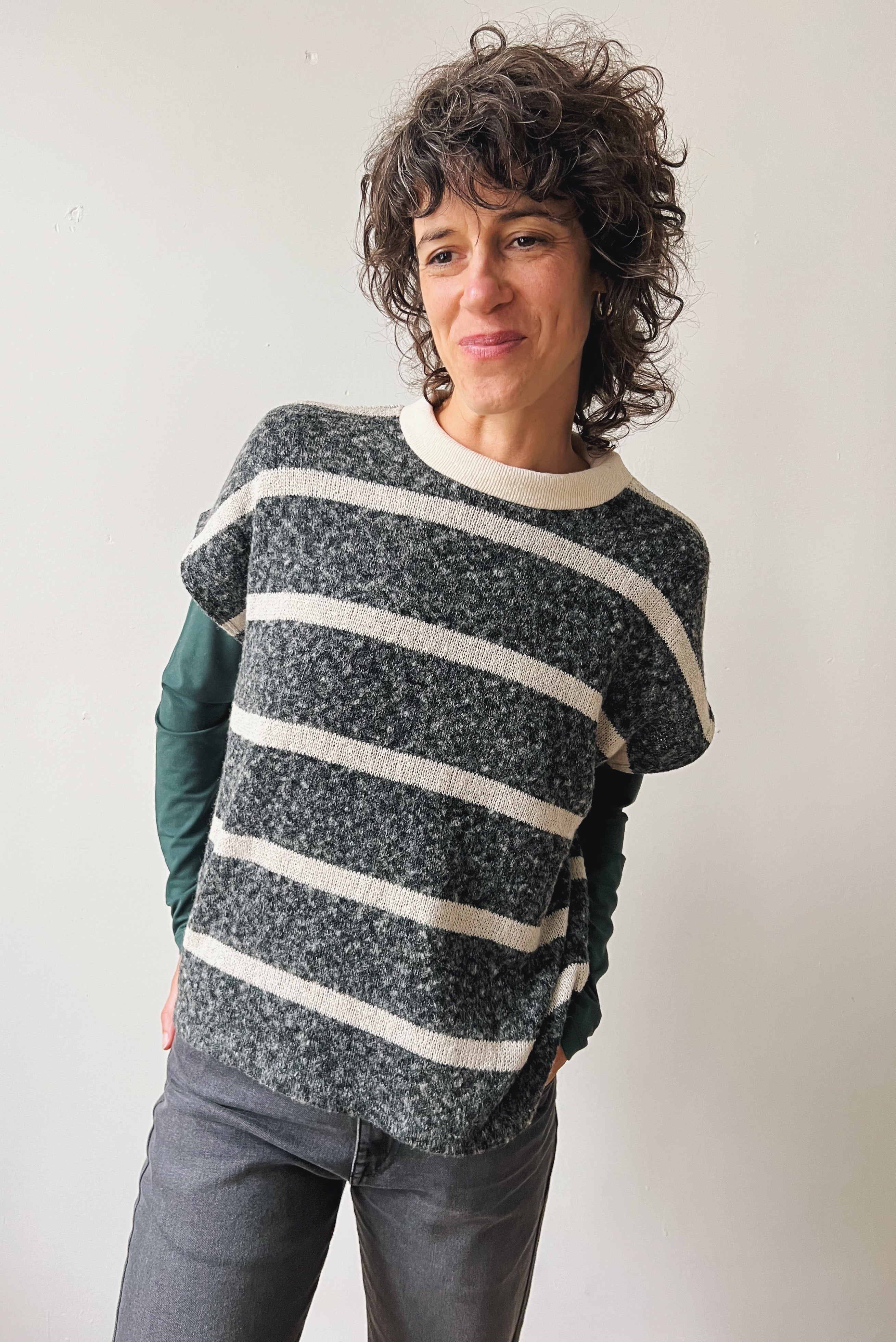 Knitted Sleeveless Turtle Sweater Ayla - Antra Stripes